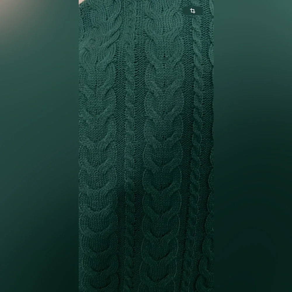 Lee green Cable Knit Sweater Sz.M /NWT.